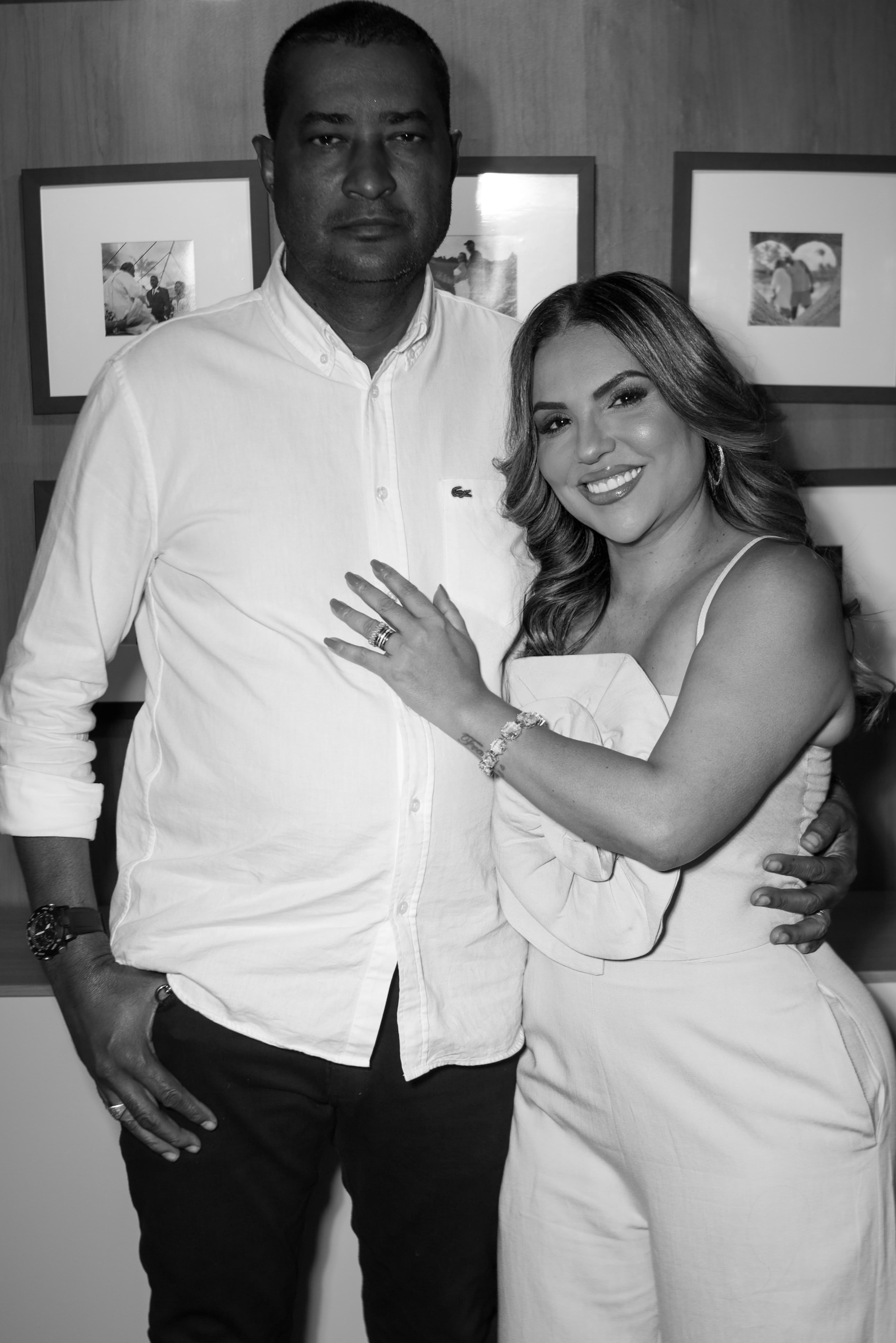 Rose Jesus — vertical